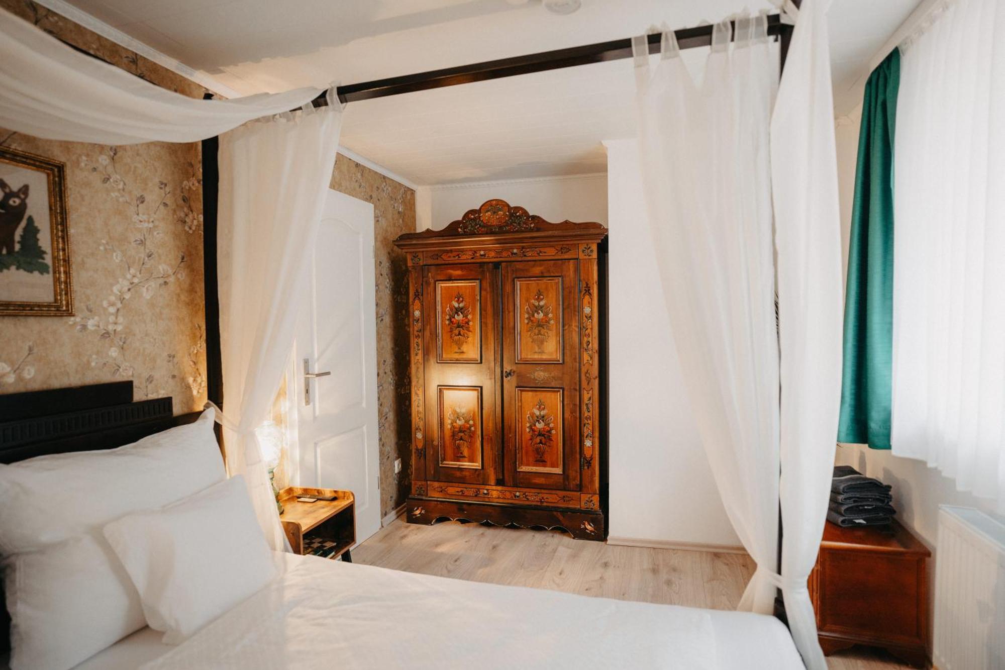 Altes Haeusle Am Waschbach Anno 1625 Ferienwohnungen Und Doppelzimmer Edenkoben Dış mekan fotoğraf
